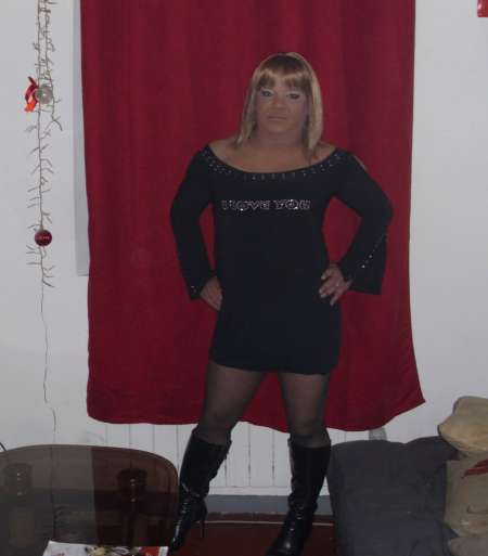 Photo ads/1015000/1015438/a1015438.jpg :  Sublime travesti des île