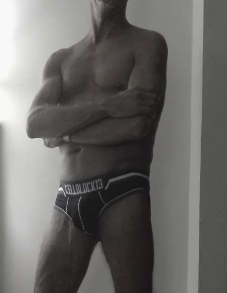 Photo ads/1230000/1230100/a1230100.jpg :  Passif soumis ch Maitre Blacks BM Domi a servir