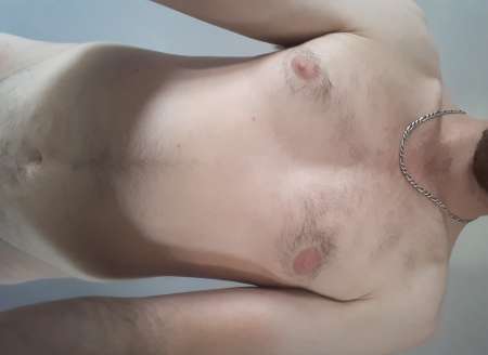 Photo ads/1376000/1376689/a1376689.jpg : Jh de 24ans cherche un moment sympas.