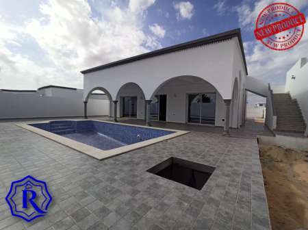 Photo ads/1688000/1688484/a1688484.jpg : Superbe maison avec piscine proche de la mer