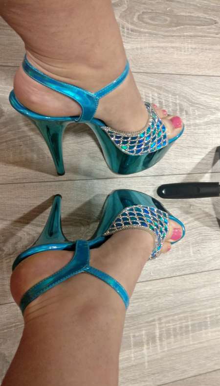 Photo ads/1690000/1690077/a1690077.jpg : Domina cherche soumis