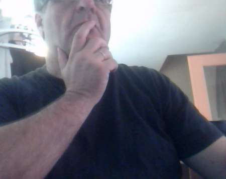 Photo ads/1751000/1751358/a1751358.jpg :  H 60ANS DU 94 GROSSE EJAC CH VIDEUSE NON VENALE