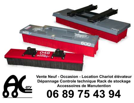 Photo ads/1759000/1759681/a1759681.jpg :  brosse balayeuse pour chariot élevateur