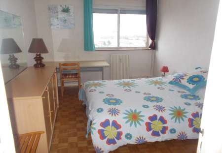 Photo ads/1824000/1824490/a1824490.jpg : loue chambre meublée