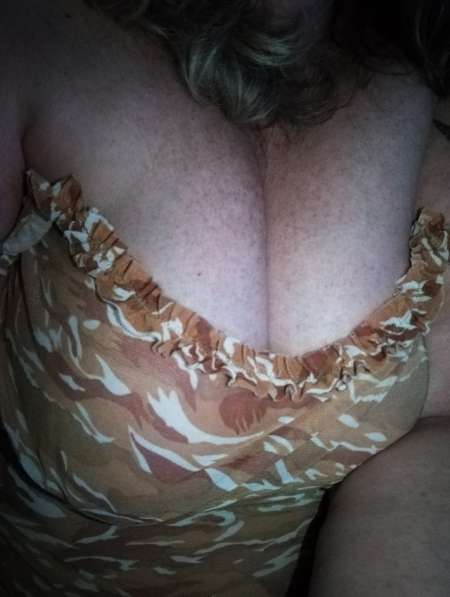 Photo ads/1843000/1843401/a1843401.jpg :  carole 51 reçois chez moi