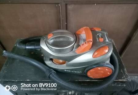 Photo ads/1851000/1851729/a1851729.jpg : aspirateur original brocante venue d'allemagne