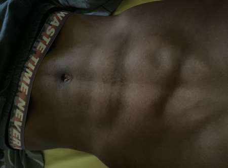 Photo ads/1871000/1871644/a1871644.jpg : CHERCHE ESCORTE CAYENNE