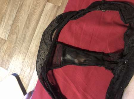 Photo ads/1934000/1934645/a1934645.jpg : Culotte souillée