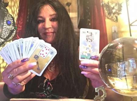 Photo ads/1946000/1946902/a1946902.jpg : Elvira voyance à votre écoute 40 ans d'expérience