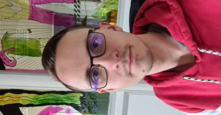 Photo ads/1975000/1975170/a1975170.jpg : Jeune homme plein de vigueur