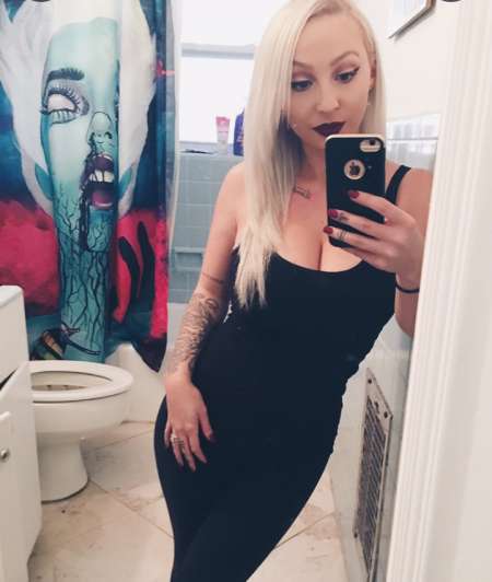 Photo ads/1981000/1981757/a1981757.png : escort sexy et disponible