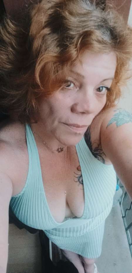 Photo ads/1996000/1996996/a1996996.jpg :  Quinqua rousse et pulpeuse