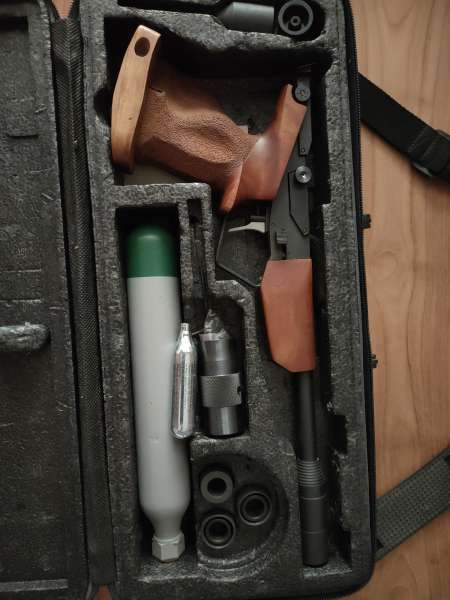 Photo ads/2003000/2003899/a2003899.jpg : pistolet de competition TAU-7-CO2 BRNO