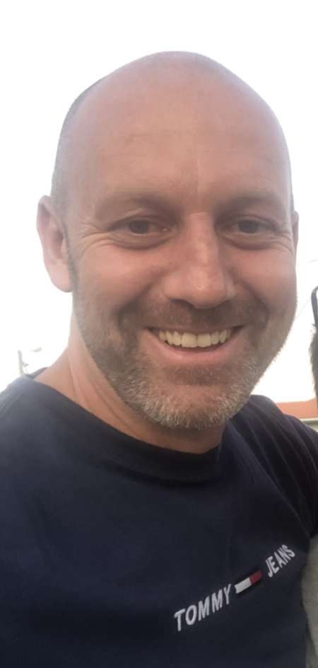 Photo ads/2020000/2020582/a2020582.jpg :  À votre service, gentleman et courtois