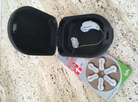 Photo ads/2021000/2021503/a2021503.jpg : appareil auditif