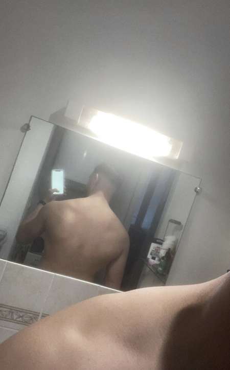 Photo ads/2034000/2034385/a2034385.jpg : Homme recherche bonne suceuse