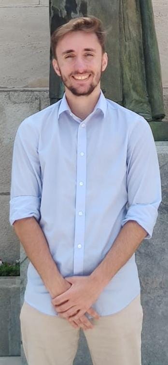 Photo ads/2037000/2037321/a2037321.jpg : Homme 23 ans cherche des plans non payant sympa