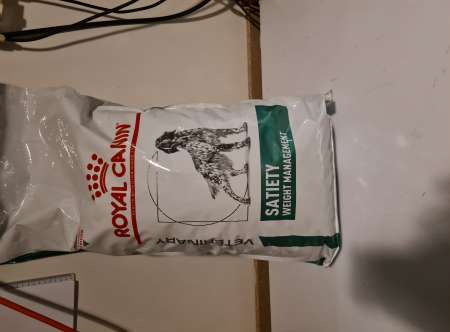 Photo ads/2041000/2041350/a2041350.jpg : croquettes pour chien