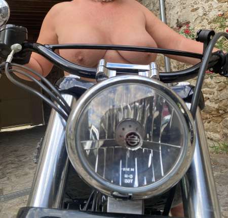 Photo ads/2042000/2042036/a2042036.jpg : Massage Naturiste Tantrique Lingam Prostatique