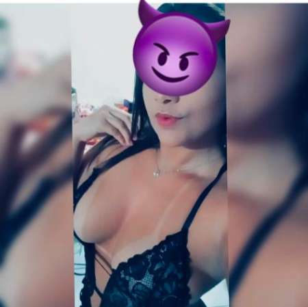 Photo ads/2042000/2042867/a2042867.jpg : fille coquine chaude et chaude.