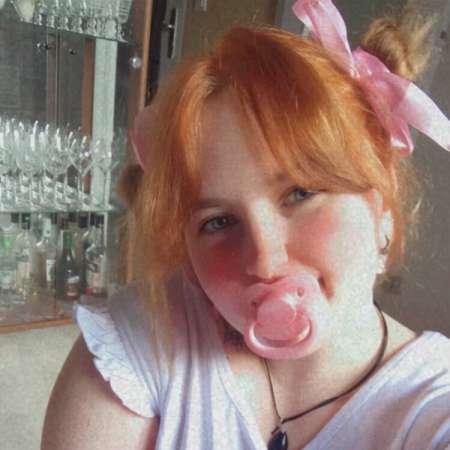 Photo ads/2083000/2083063/a2083063.jpg : A LA RECHERCHE DE MON SUGAR DADDY OU SUGAR MOMMY