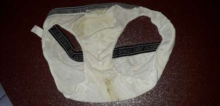 Photo ads/2115000/2115327/a2115327.jpg : slip blanc sale bien porté