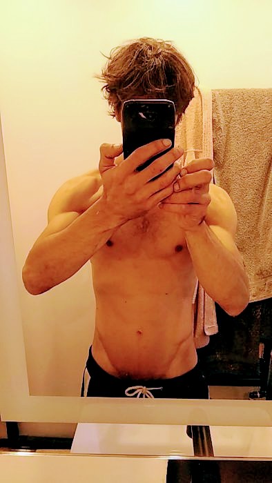 Photo ads/2129000/2129280/a2129280.jpg : Beau gosse origine d'Espagne