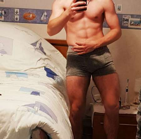 Photo ads/2133000/2133786/a2133786.jpg : Plan q avec femme de tout âge