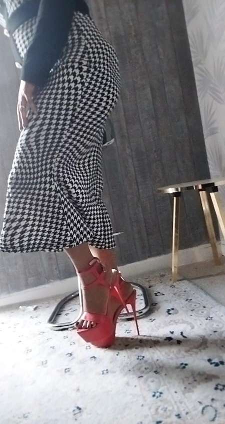 Photo ads/2138000/2138553/a2138553.jpg : Beauté africaine à Savigny le temple