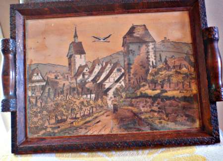 Photo ads/2172000/2172928/a2172928.jpg : Un plateau en marqueterie alsacienne