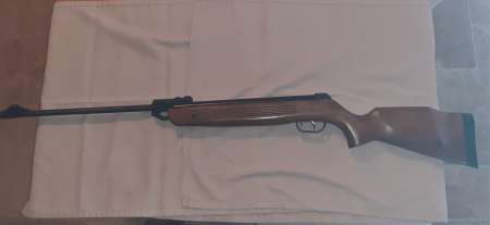 Photo ads/2182000/2182271/a2182271.jpg :  carabine à air comprimée de marque Blow 4.5 mm