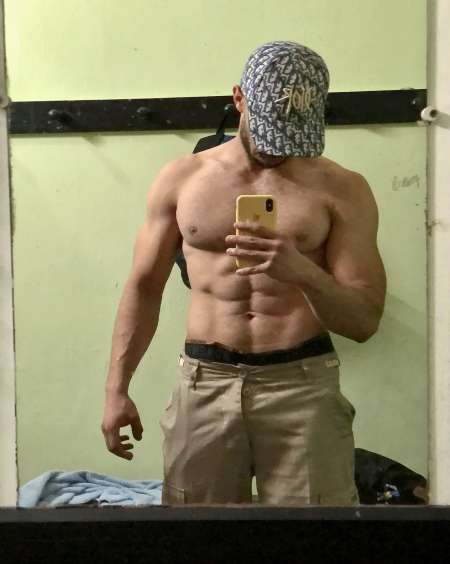 Photo ads/2198000/2198718/a2198718.jpg : A man sexy