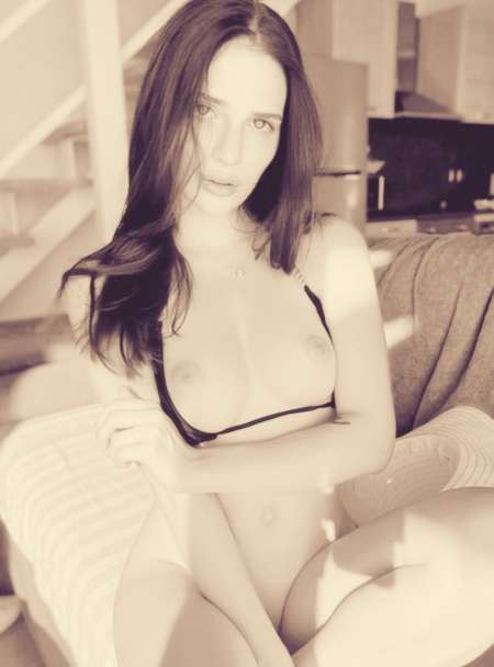 Photo ads/2203000/2203146/a2203146.jpg : Modéles Féminines