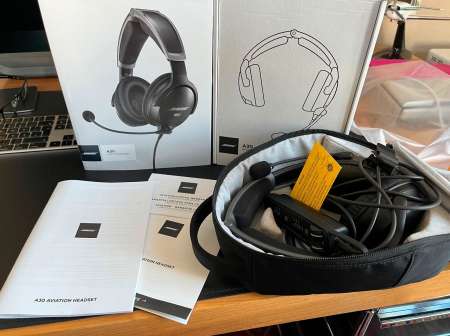 Photo ads/2209000/2209137/a2209137.jpg : Casque d'aviation Bose A30