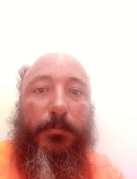 Photo ads/2212000/2212171/a2212171.jpg : Métro cherche femme bouchi ou brésilienne