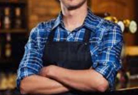 Photo ads/2212000/2212806/a2212806.jpg : Homme de maison