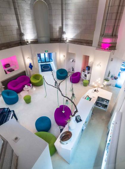 Photo ads/2217000/2217174/a2217174.jpg : Black pour plan hotel 4 etoiles nantes avec femme