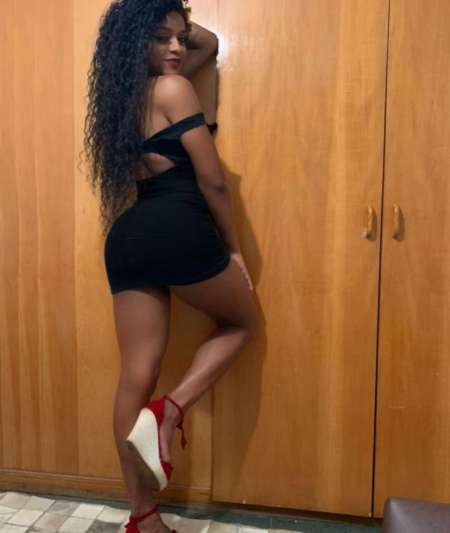 Photo ads/2225000/2225220/a2225220.jpg : Jady première fois