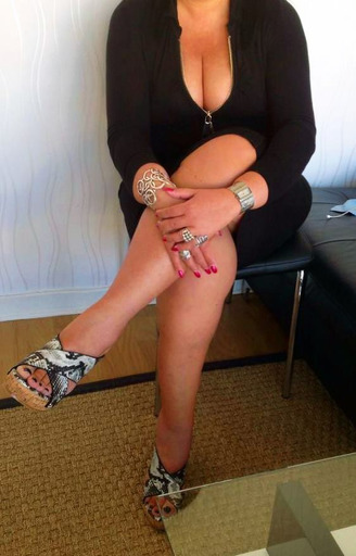 Photo ads/2234000/2234271/a2234271.jpg : Julia de Nice californie