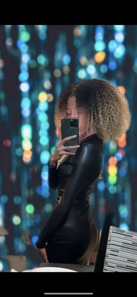 Photo ads/2263000/2263588/a2263588.png : Domina maghrébine cherche son soumis