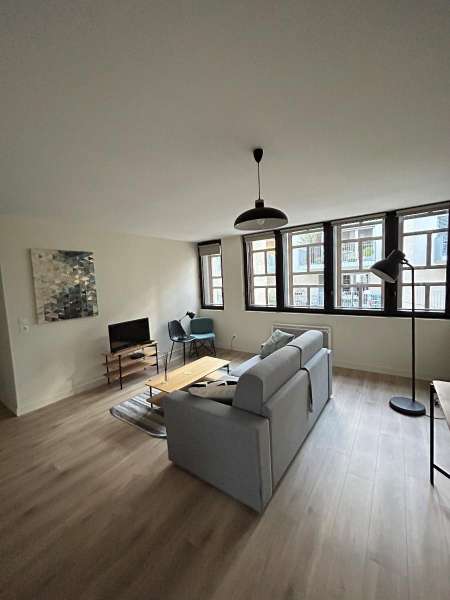 Photo ads/2264000/2264278/a2264278.jpg : Appartement meubée t3 Rue de l'antiquaille