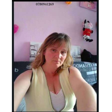 Photo ads/2267000/2267696/a2267696.jpg : Dame raffine et distinguèe