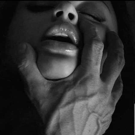 Photo ads/2273000/2273198/a2273198.jpg : Toi, femme soumise, tu seras chienne