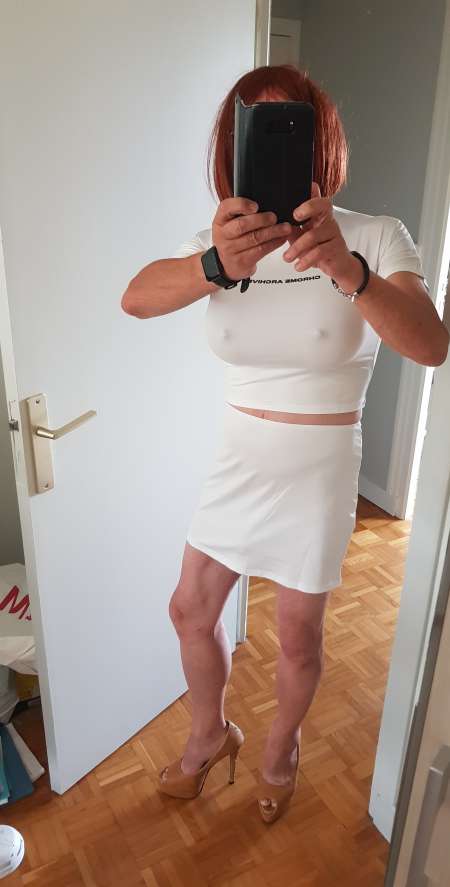 Photo ads/2274000/2274718/a2274718.jpg :  Travestie recherche homme dominant très régulier