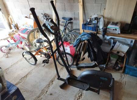 Photo ads/2287000/2287970/a2287970.jpg : Vélo elliptique EL 100 DOMYOS