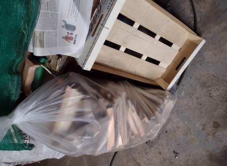 Photo ads/2294000/2294476/a2294476.jpg :  petit bois d'allumage (buchette)