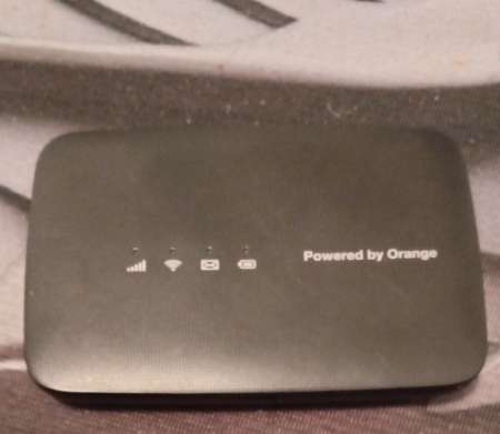 Photo ads/2300000/2300468/a2300468.jpg : Boitier récepteur wifi portatif