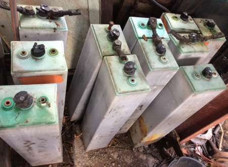 Photo ads/2310000/2310651/a2310651.jpg : Suite retaite 17 BATTERIE ACIDE SOLAIRE DE 2V