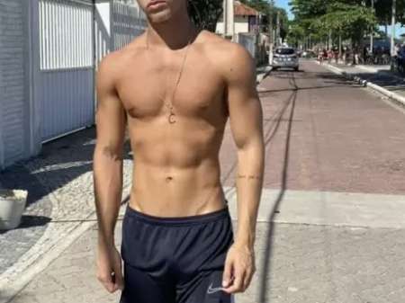 Photo ads/2317000/2317290/a2317290.jpg : Jeune h latino à angers gros queue