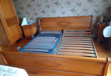 Photo ads/2321000/2321138/a2321138.jpg : Lit 180 x 200 Merisier Massif Style Louis Philippe